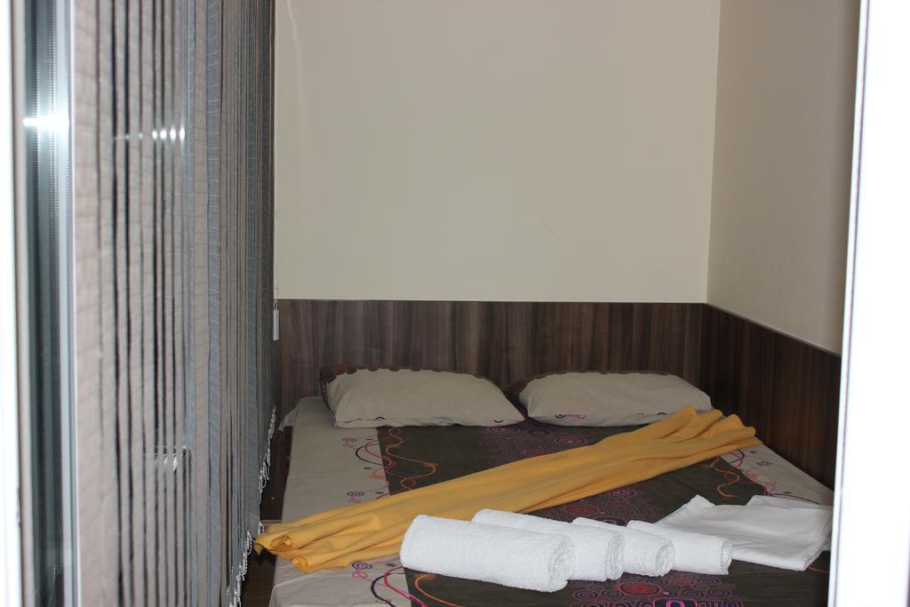Семеен Комплекс Съни Хаус Aparthotel Несебър Екстериор снимка