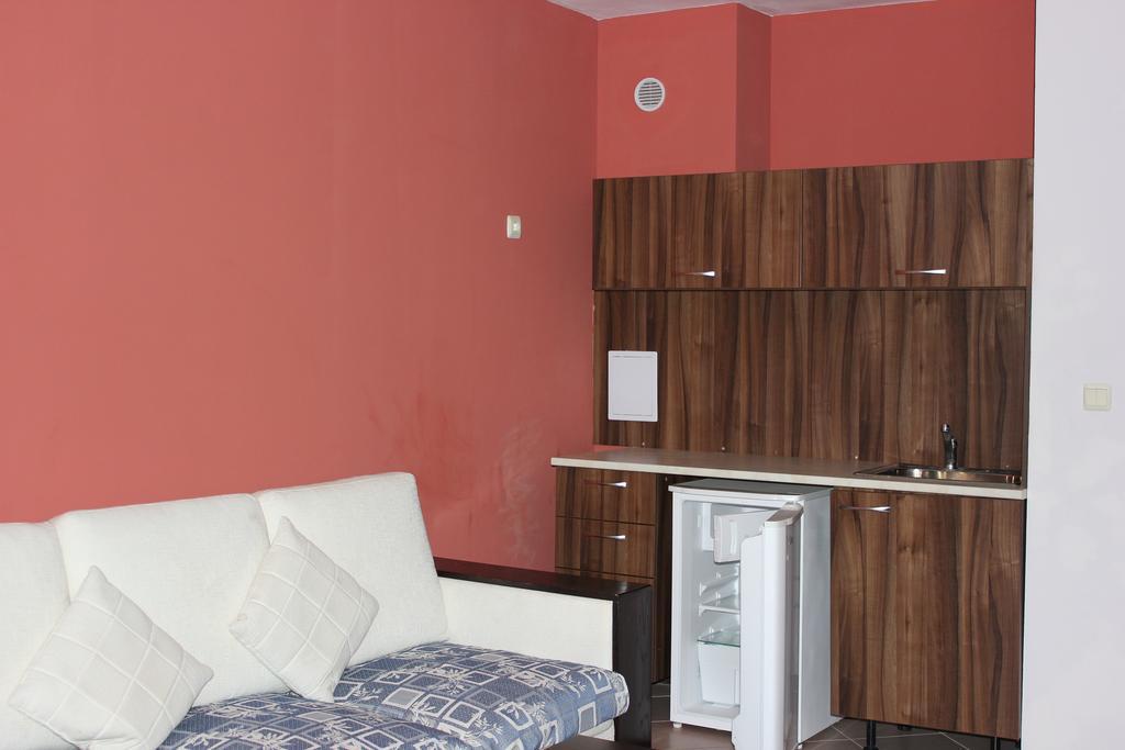 Семеен Комплекс Съни Хаус Aparthotel Несебър Екстериор снимка
