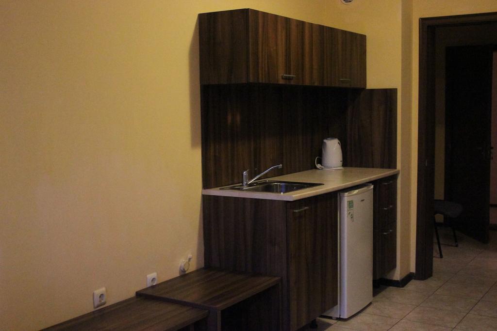 Семеен Комплекс Съни Хаус Aparthotel Несебър Екстериор снимка