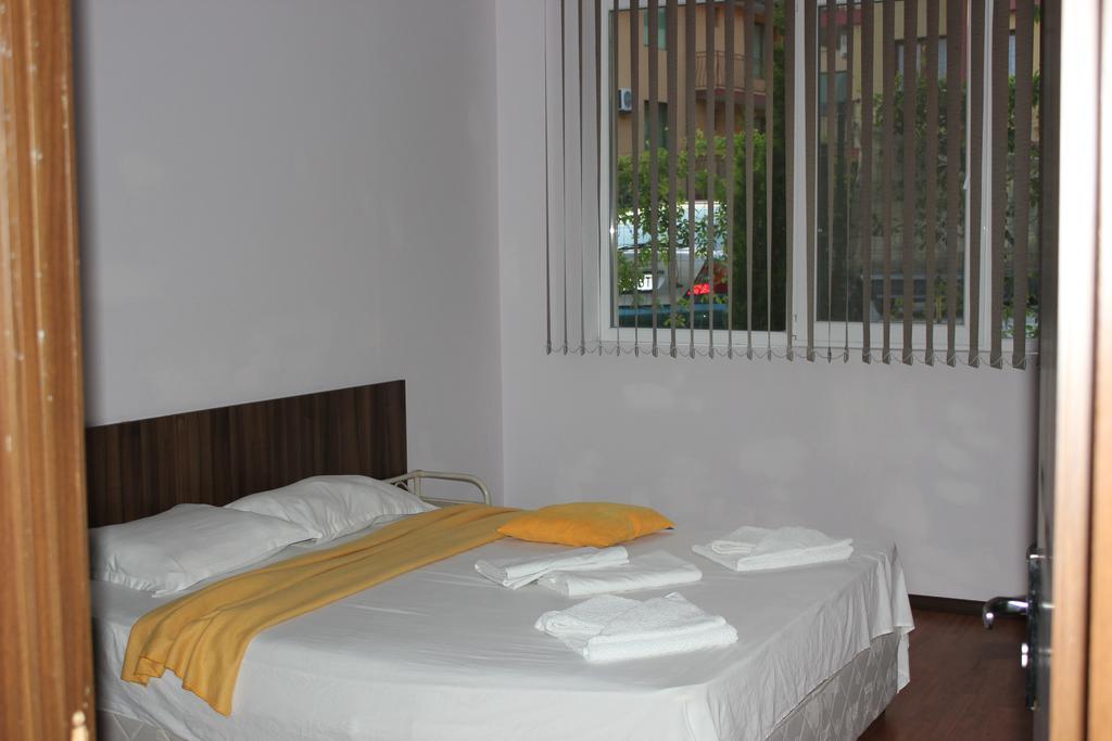Семеен Комплекс Съни Хаус Aparthotel Несебър Екстериор снимка