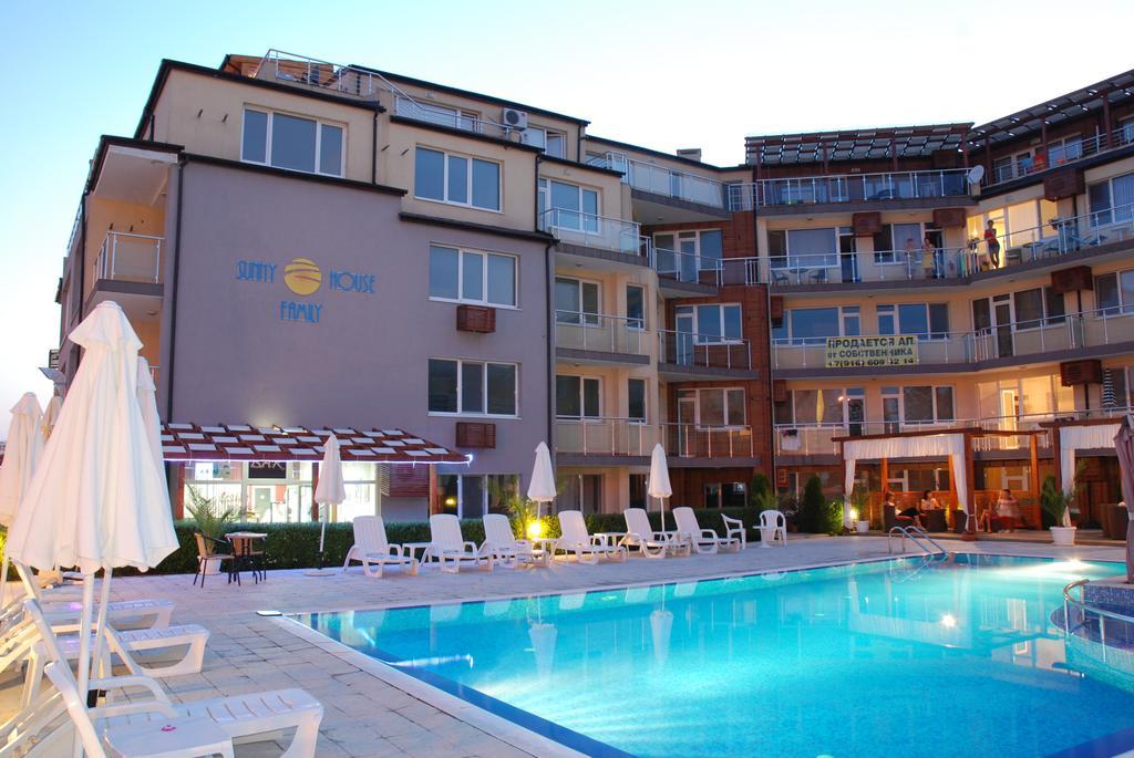 Семеен Комплекс Съни Хаус Aparthotel Несебър Екстериор снимка