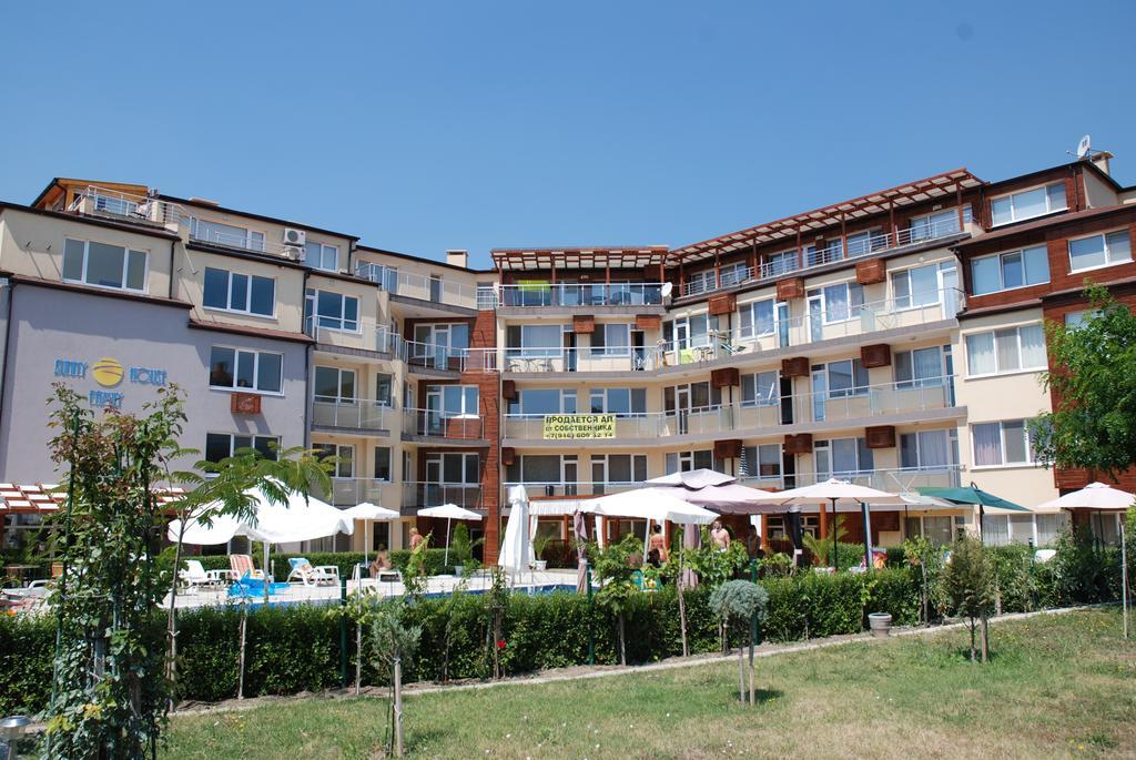 Семеен Комплекс Съни Хаус Aparthotel Несебър Екстериор снимка