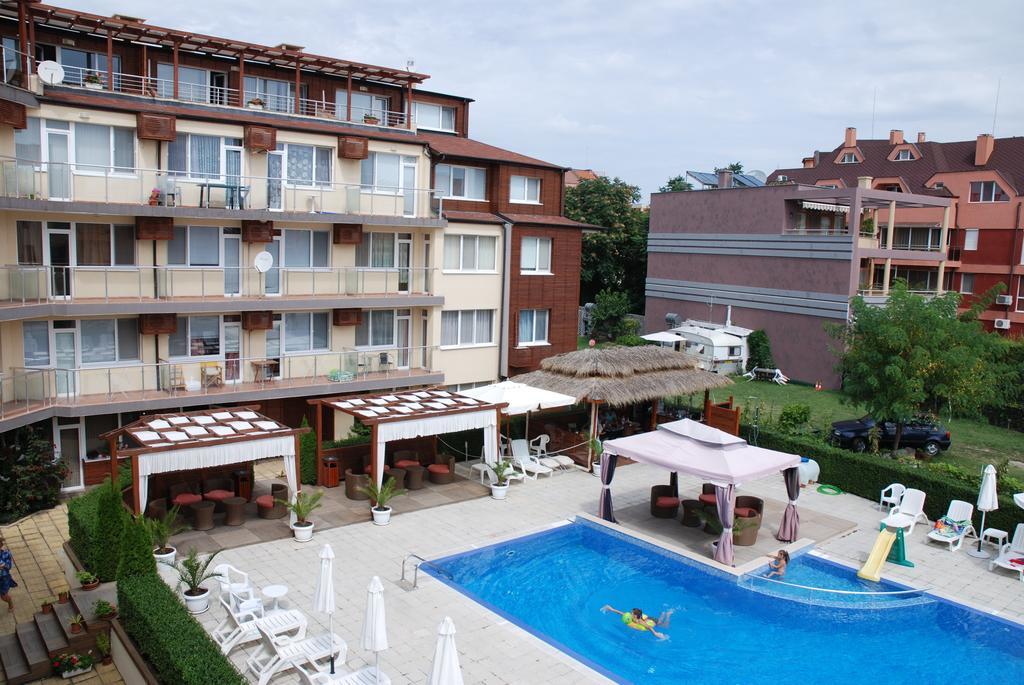 Семеен Комплекс Съни Хаус Aparthotel Несебър Екстериор снимка