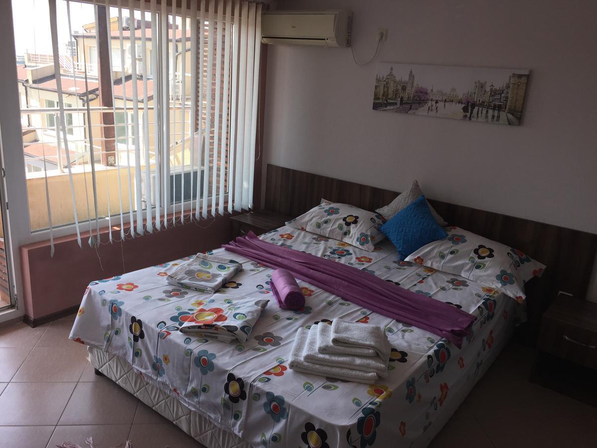 Семеен Комплекс Съни Хаус Aparthotel Несебър Екстериор снимка