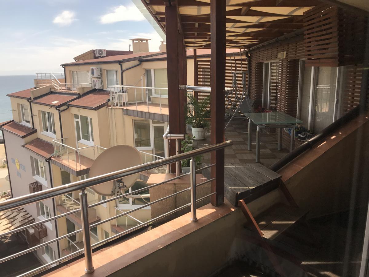 Семеен Комплекс Съни Хаус Aparthotel Несебър Екстериор снимка