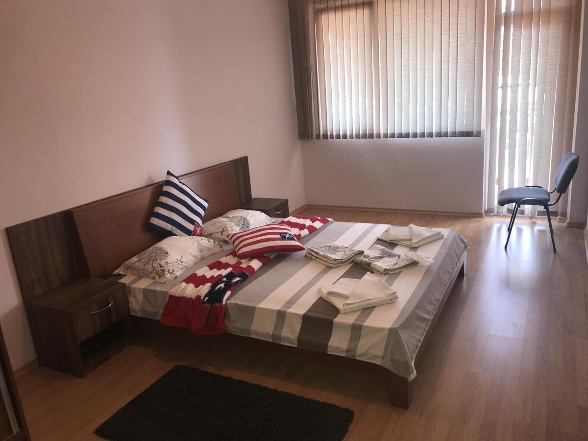 Семеен Комплекс Съни Хаус Aparthotel Несебър Екстериор снимка