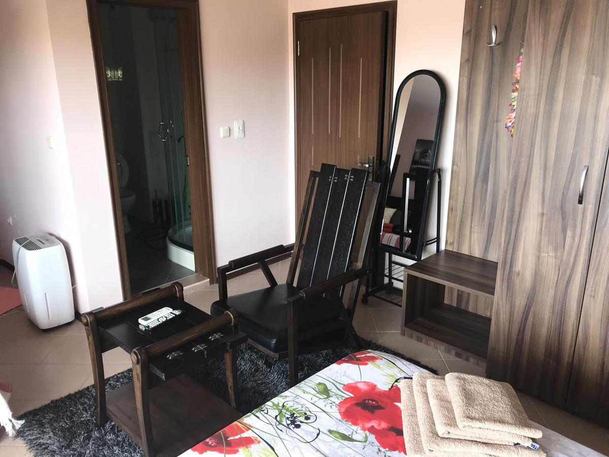 Семеен Комплекс Съни Хаус Aparthotel Несебър Екстериор снимка